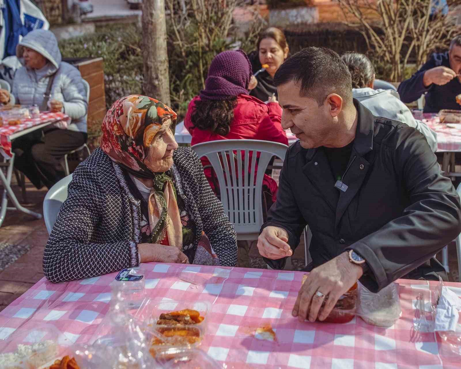 Kuşadası’nda oruçlar dualar eşliğinde açıldı
