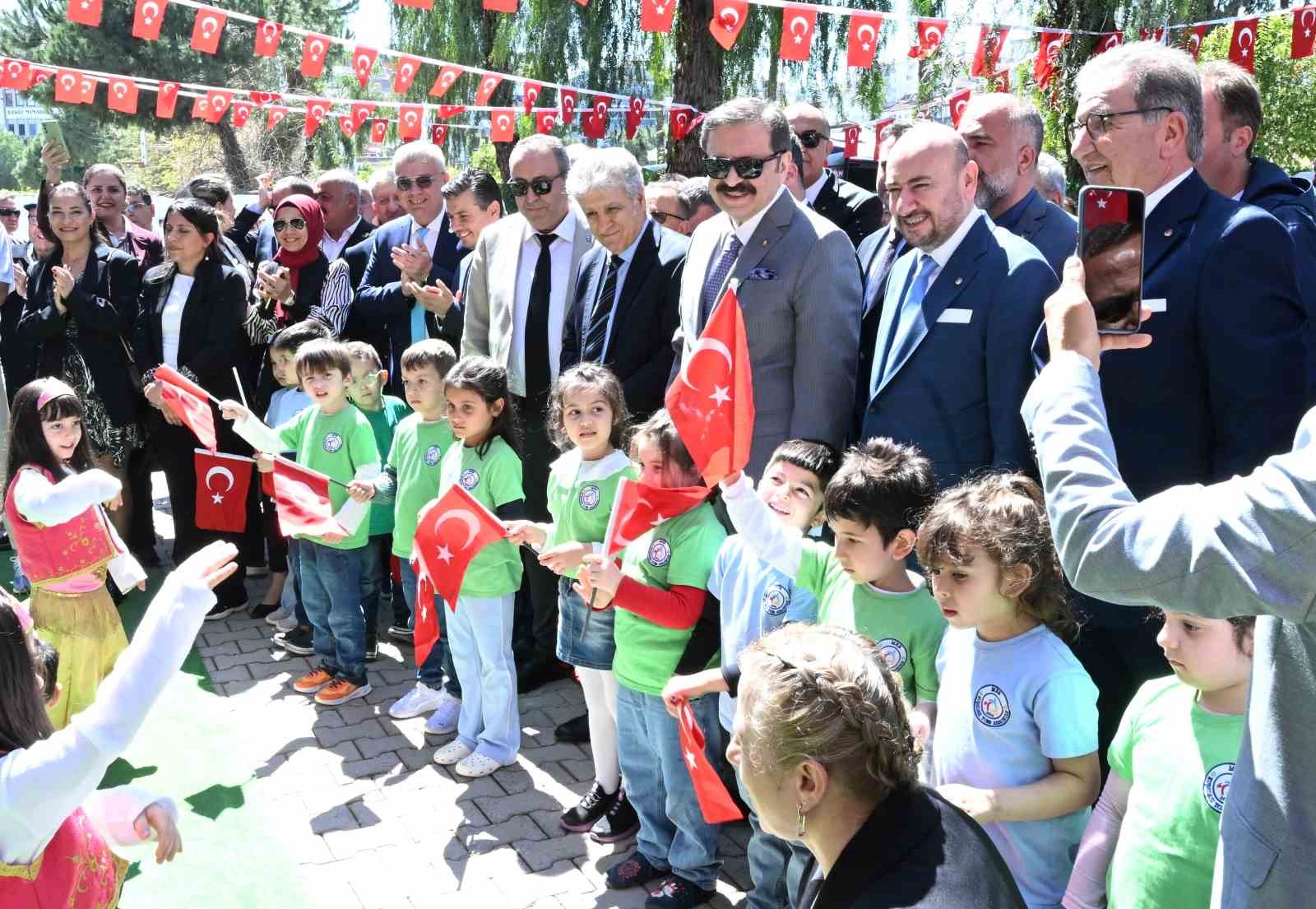 Kuşadası’nda TOBB Anaokulu açıldı
Kuşadası’nda TOBB Anaokulu açıldı