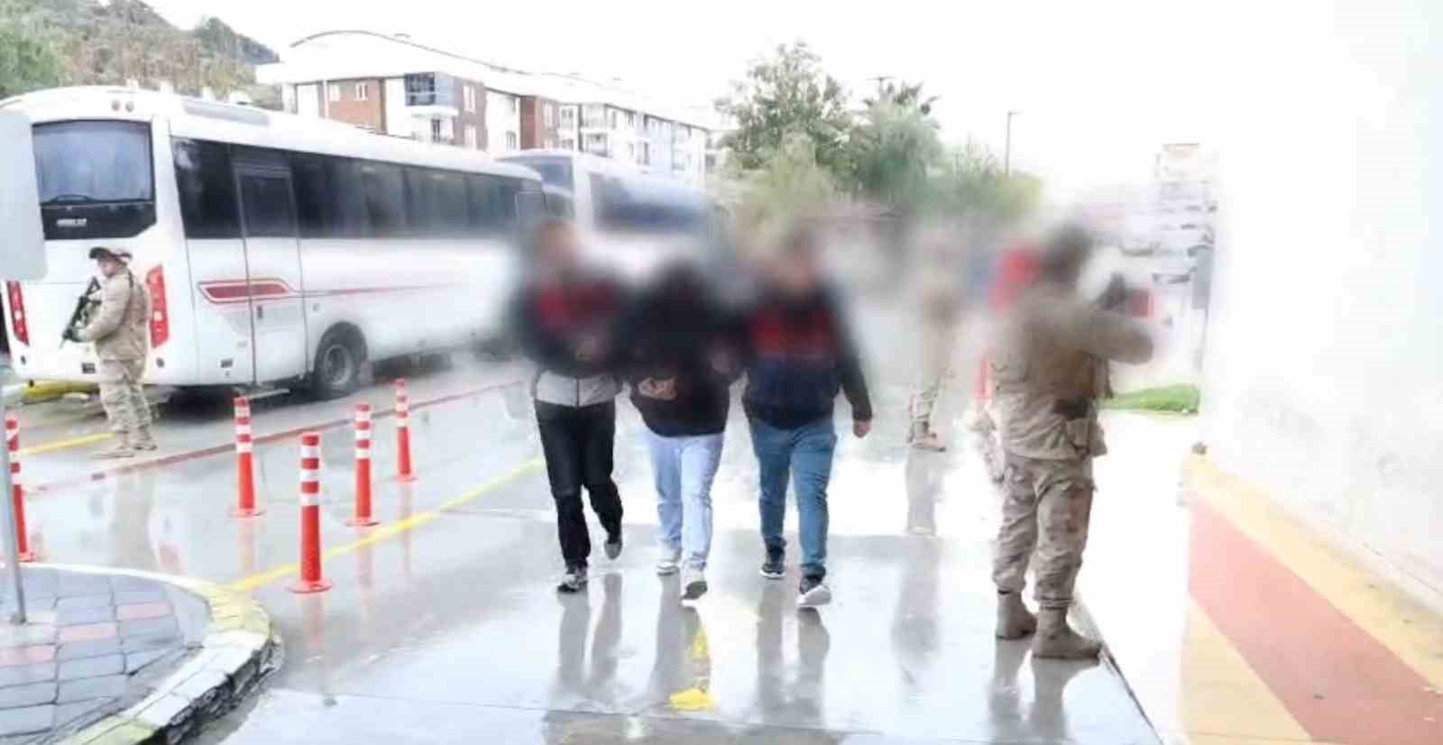Kuşadası’nda uyuşturucu operasyonu: 25 gözaltı
