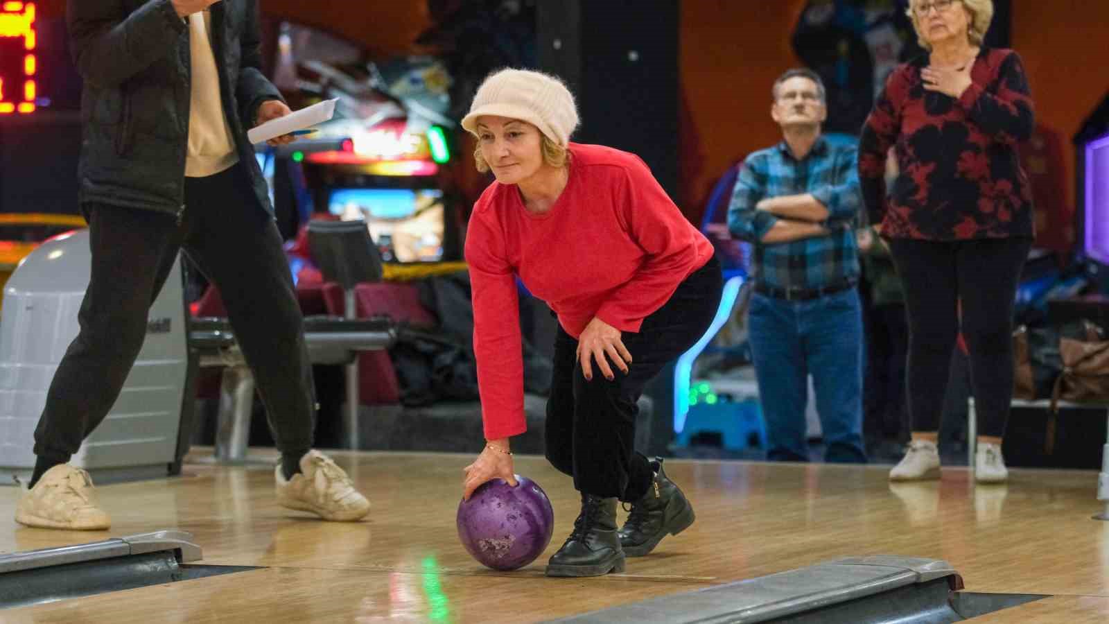 Kuşaklar bowling pistinde buluştu
