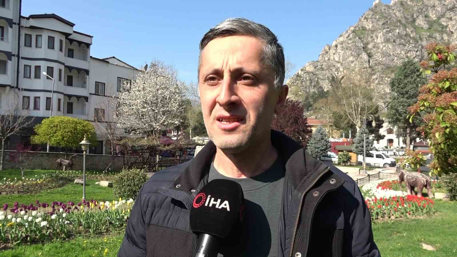 Kuşkonmaz için çıktığı dağda 6 torba çöp topladı
