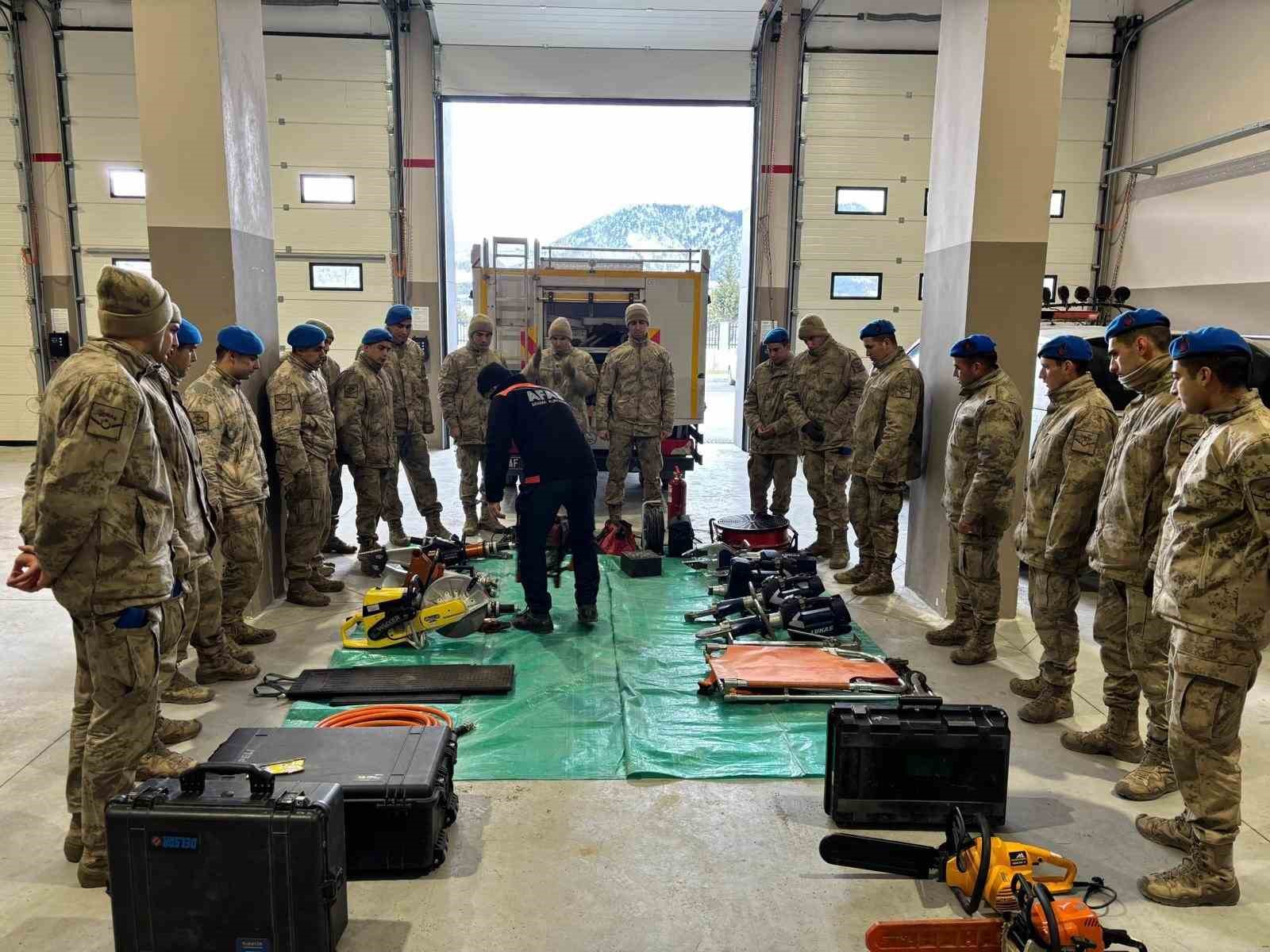 Kütahya AFAD’dan jandarmaya arama kurtarma eğitimi
