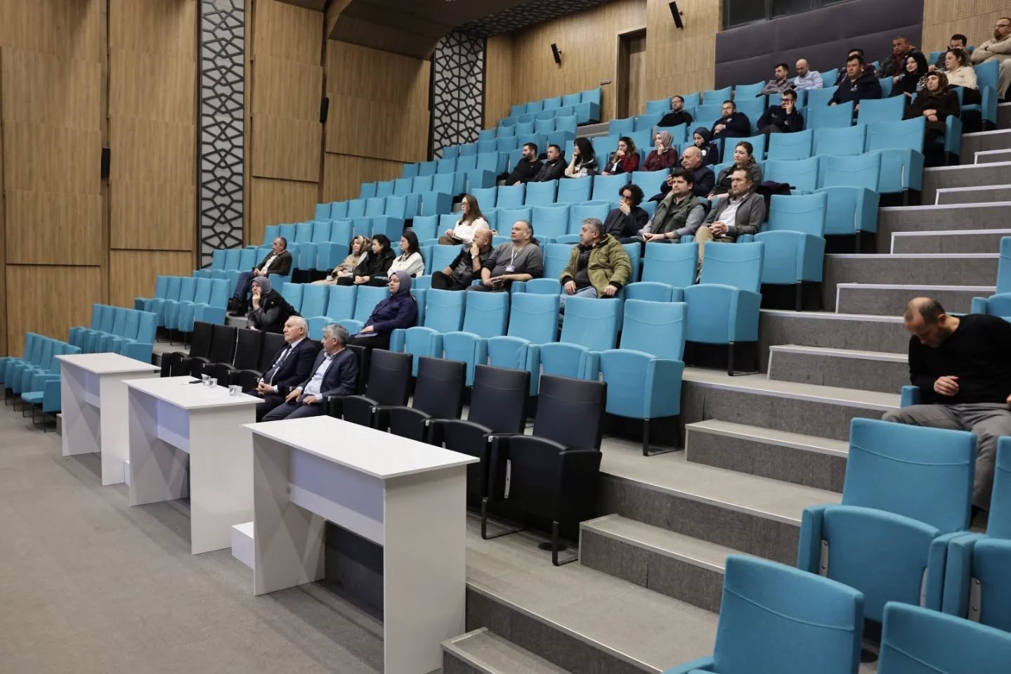 Kütahya Belediyesi personeline "Sıfır Atık" eğitimi
Kütahya Belediyesi personeline "Sıfır Atık" eğitimi