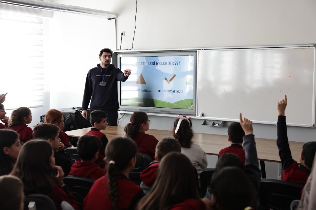 Kütahya Belediyesi’nden öğrencilere sıfır atık eğitimi
