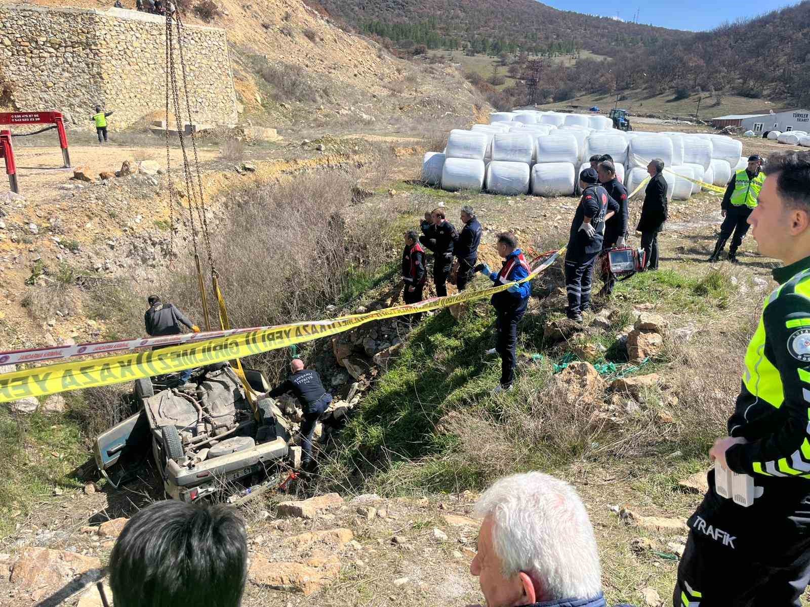 Kütahya feci kaza: 2 ölü, 1 yaralı
