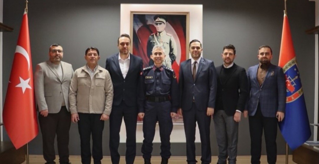 Kütahya Galatasaraylılar Derneği’nden kamu kurumlarına nezaket ziyareti
Kütahya Galatasaraylılar Derneği’nden kamu kurumlarına nezaket ziyareti