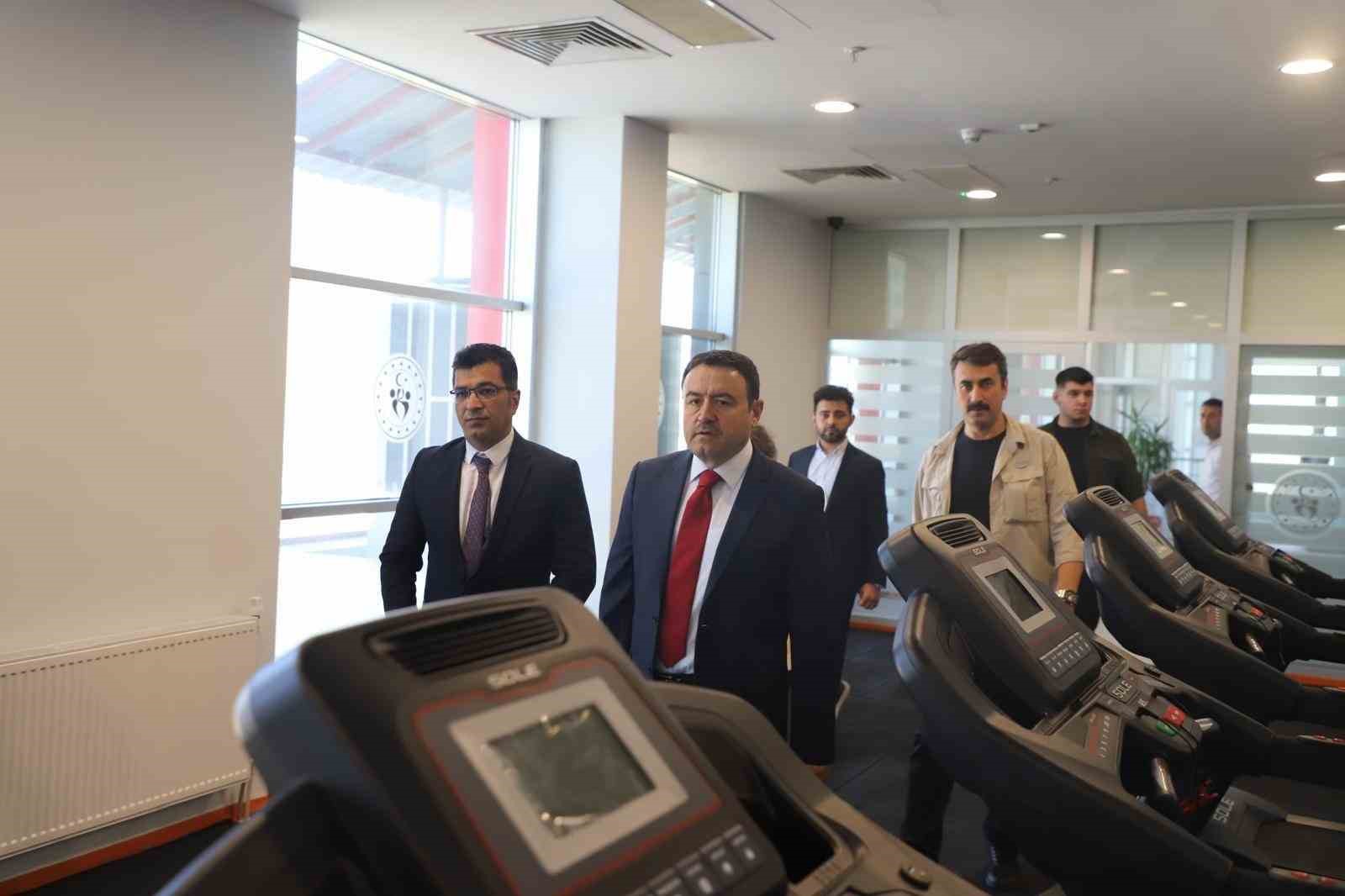 Kütahya, gençlik ve spor alanında Türkiye 4.’sü oldu
Kütahya, gençlik ve spor alanında Türkiye 4.’sü oldu
