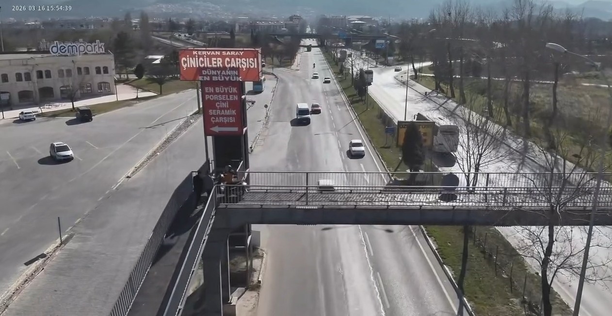 Kütahya İl Emniyet Müdürlüğü’nden motosiklet sürücülerine yaya üst geçidi uyarısı
