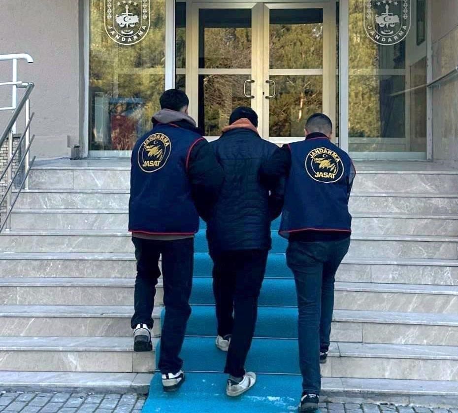 Kütahya JASAT aranan şahıslara göz açtırmıyor
