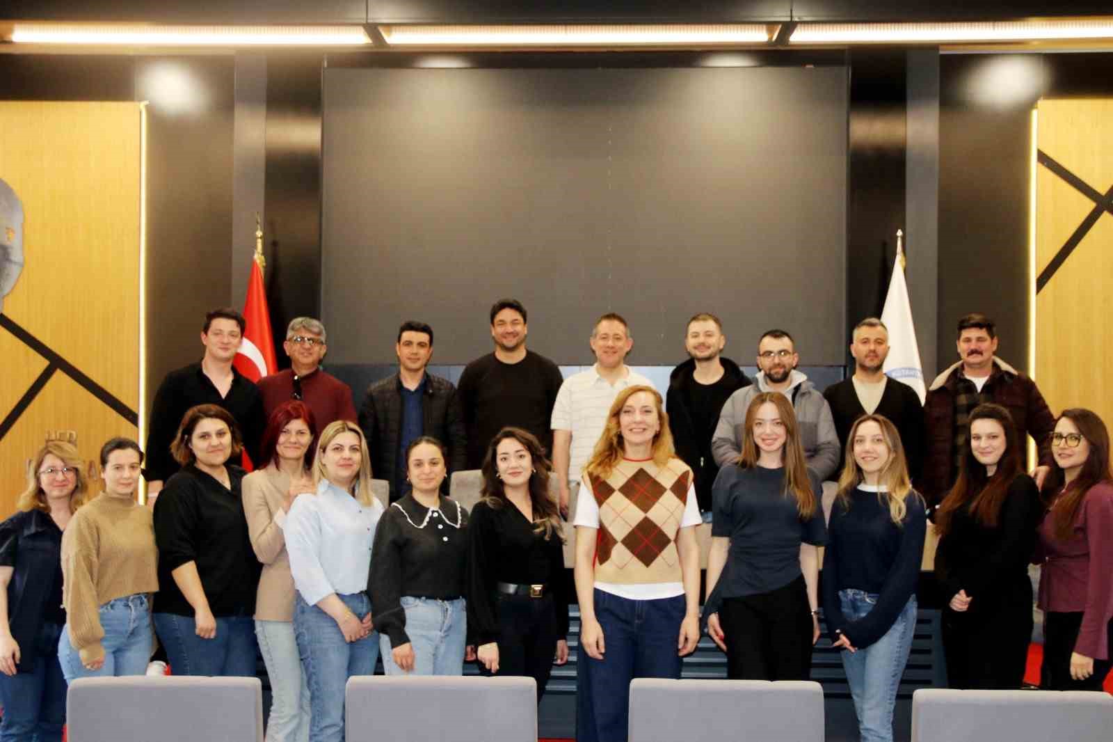 Kütahya OSB’de "Topluluk Önünde Konuşma ve Hitabet" eğitimi
Kütahya OSB’de "Topluluk Önünde Konuşma ve Hitabet" eğitimi