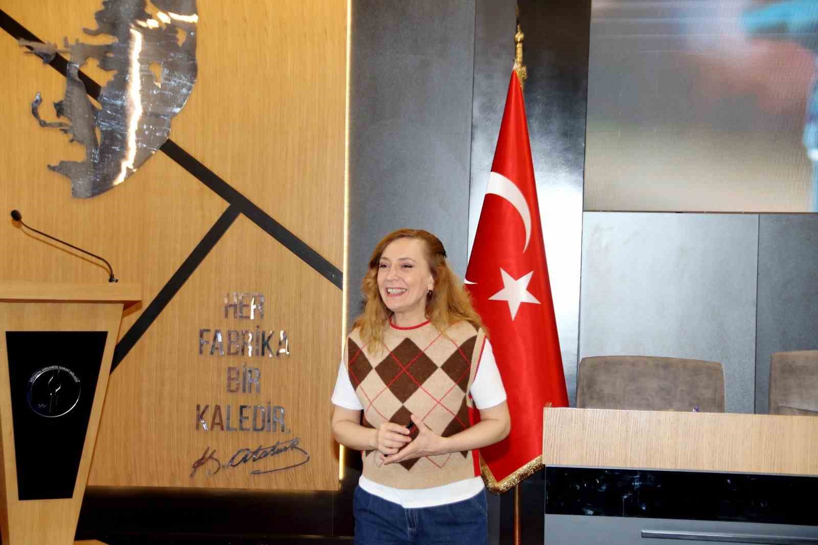 Kütahya OSB’de "Topluluk Önünde Konuşma ve Hitabet" eğitimi
Kütahya OSB’de "Topluluk Önünde Konuşma ve Hitabet" eğitimi