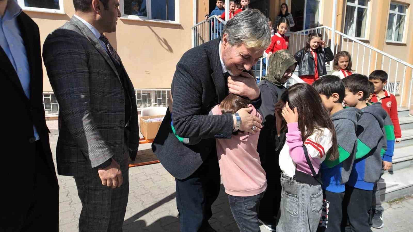 Kütahya Şehit Semih Akyıldız İlkokulu’nda bayramlaşma programı
