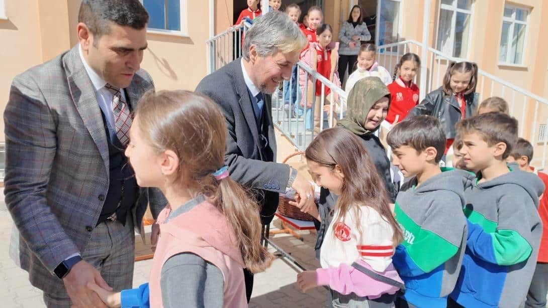 Kütahya Şehit Semih Akyıldız İlkokulu’nda bayramlaşma programı
