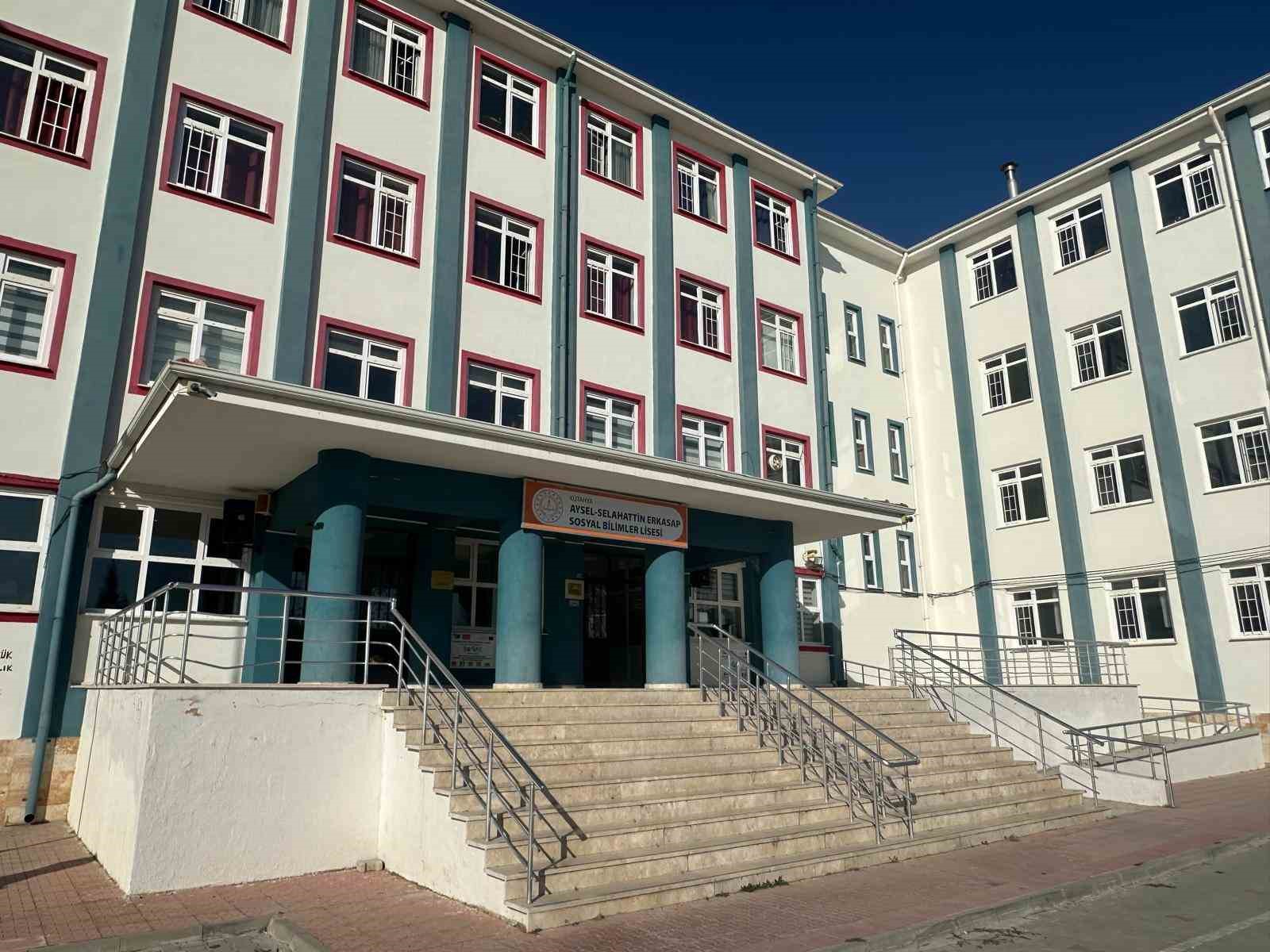 Kütahya Sosyal Bilimler Lisesinin projesi Türkiye’nin en iyi 10 projesi arasına girdi
