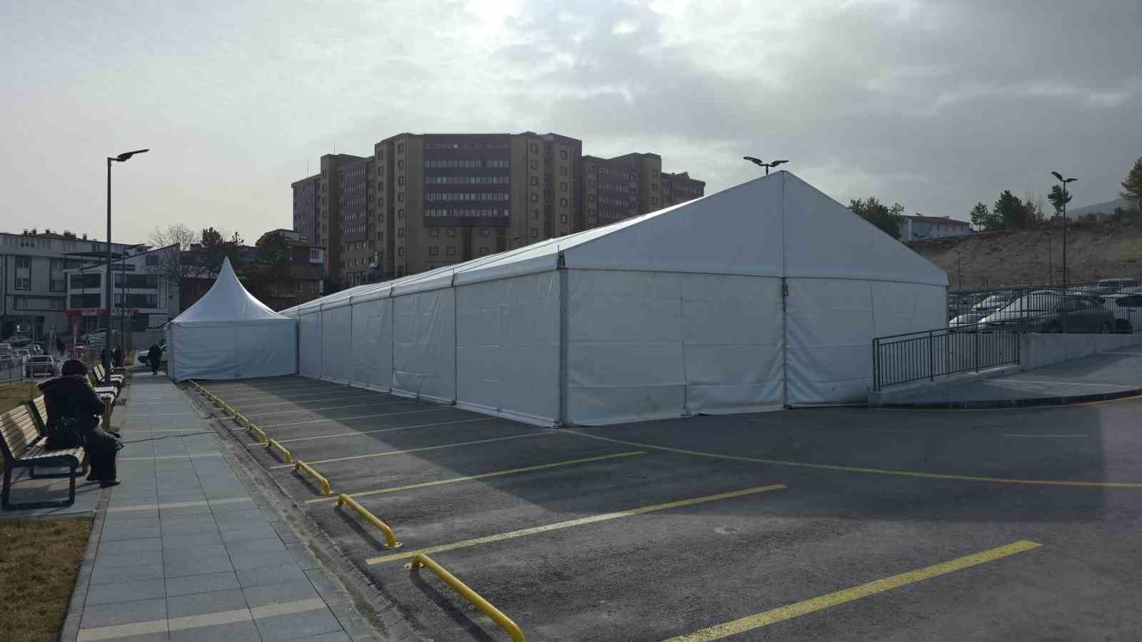 Kütahya Vakıflar Bölge Müdürü Çınar: "Ramazan boyunca 4 ilde iftar sofraları kurulacak"
