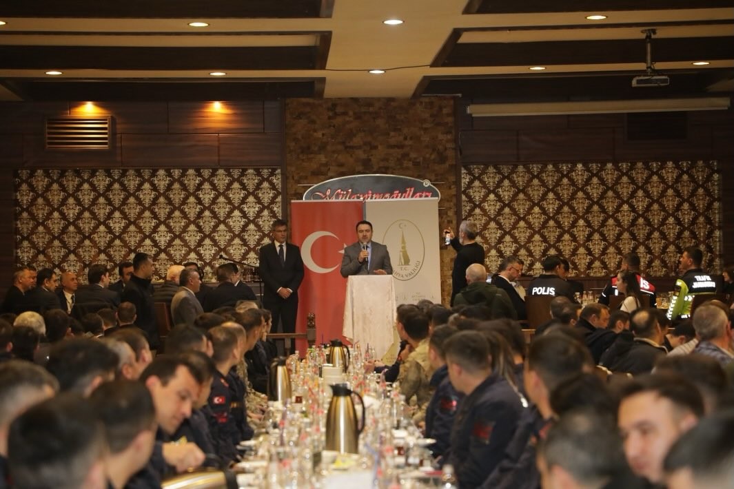 Kütahya Valisi Musa Işın, jandarma ve emniyet personeli ile iftarda buluştu

