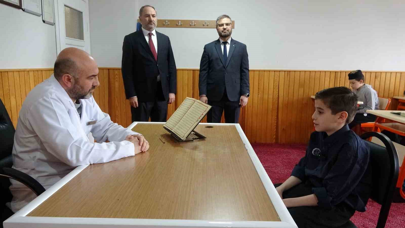 Kütahya’da 11 yaşındaki Ömer Sabri 8 ayda hafız oldu
