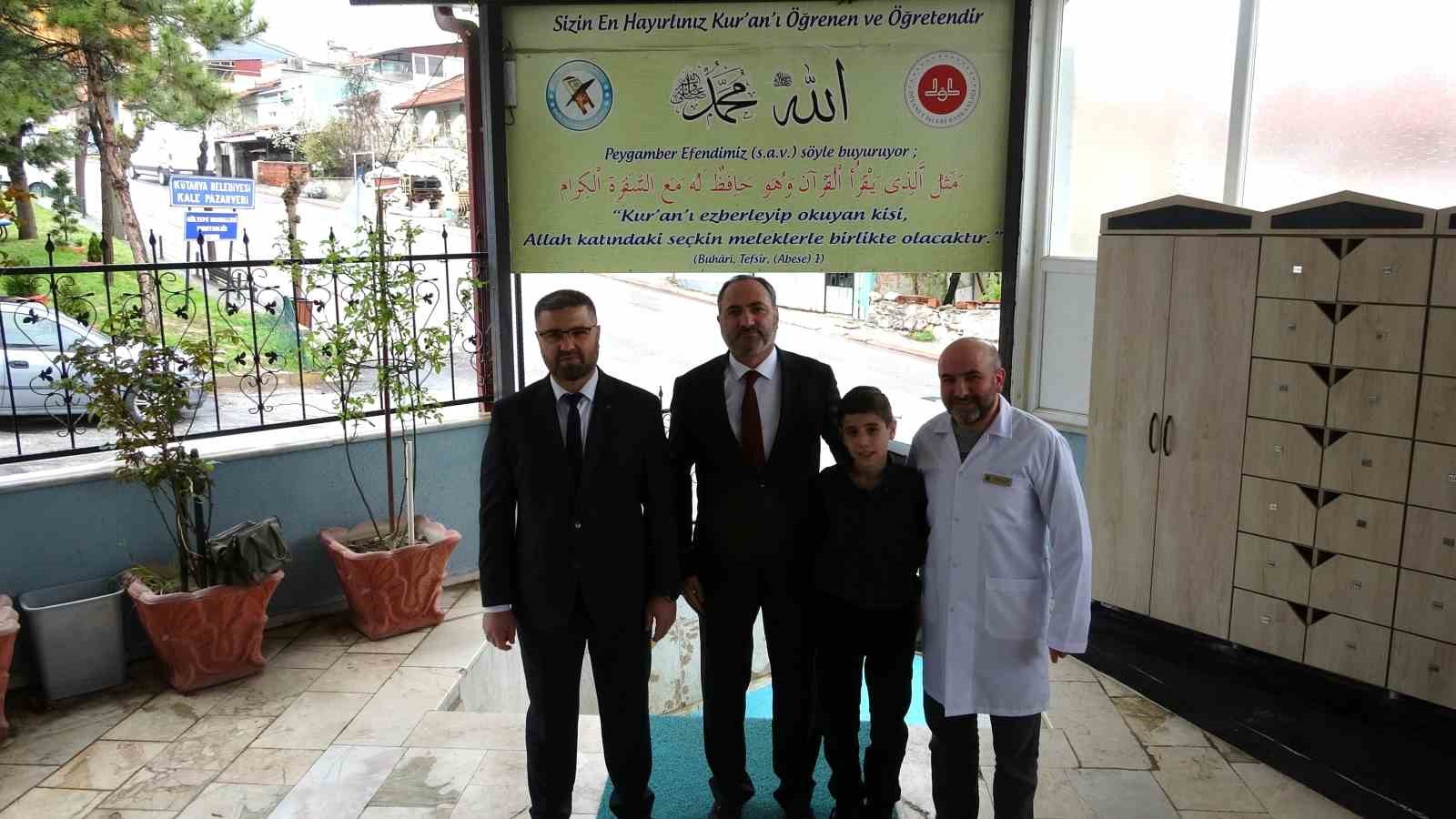 Kütahya’da 11 yaşındaki Ömer Sabri 8 ayda hafız oldu
