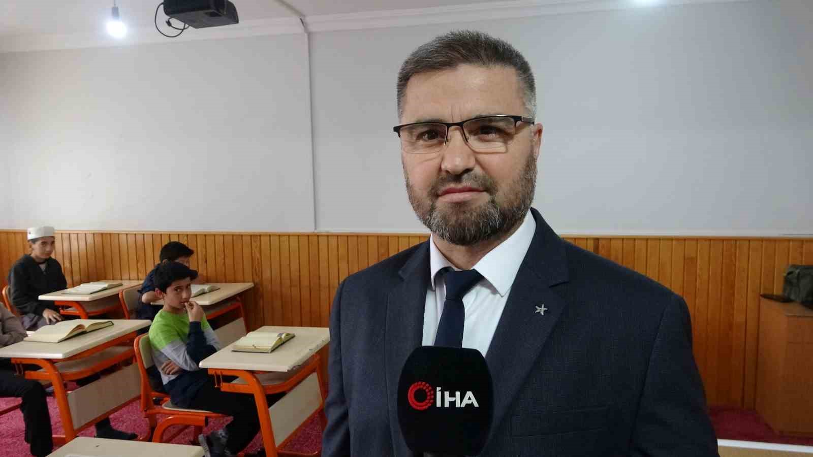 Kütahya’da 11 yaşındaki Ömer Sabri 8 ayda hafız oldu
