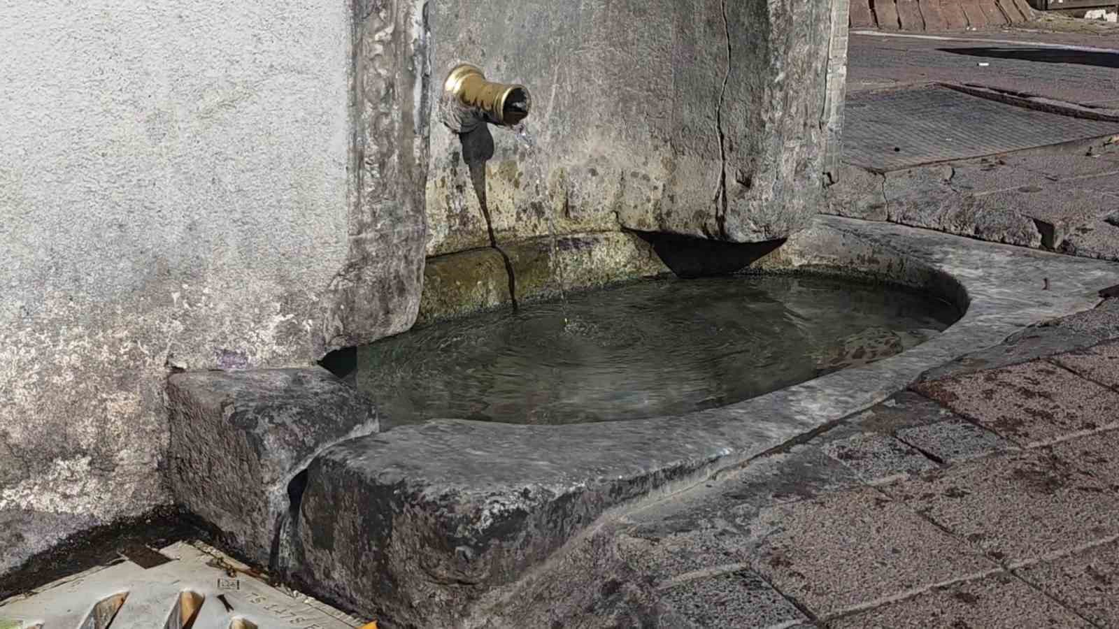 Kütahya’da 322 çeşmeden akan temiz su kanalizasyona karışıyor
