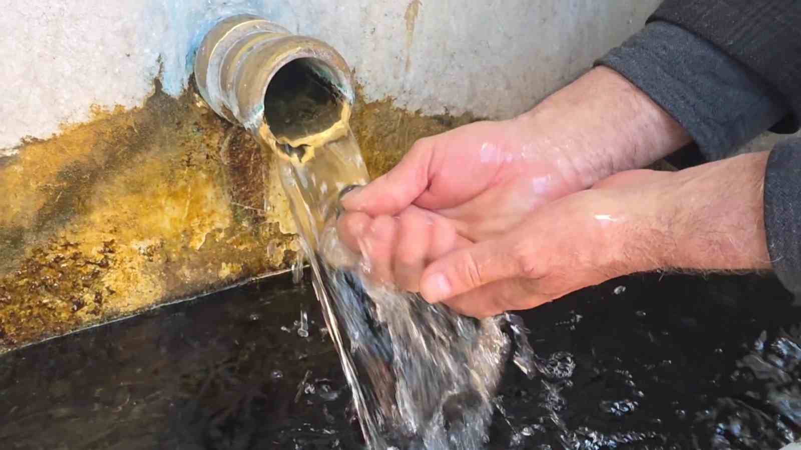 Kütahya’da 322 çeşmeden akan temiz su kanalizasyona karışıyor
