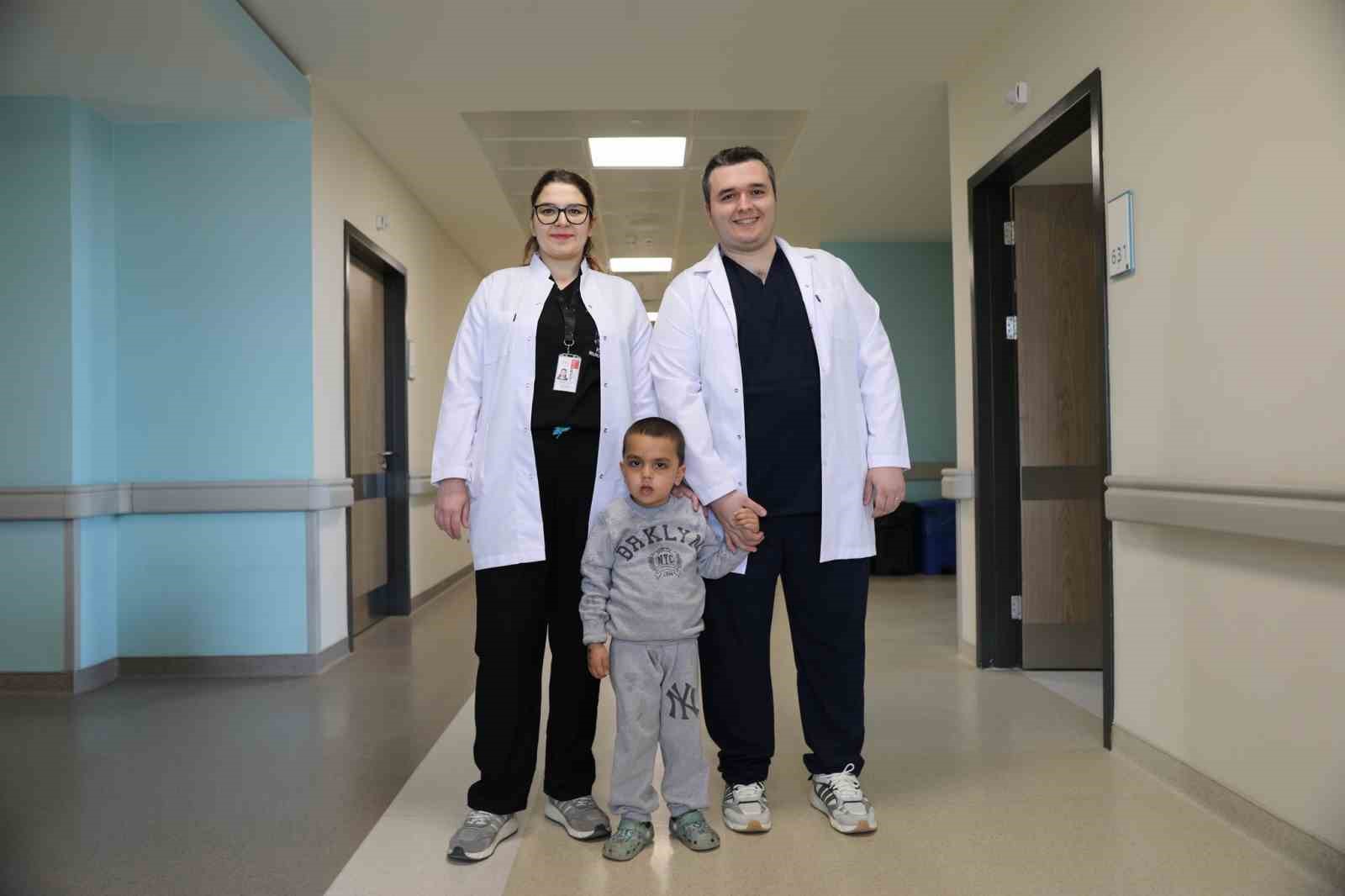 Kütahya’da 4 yaşındaki hastaya umut olan başarılı beyin ameliyatı
