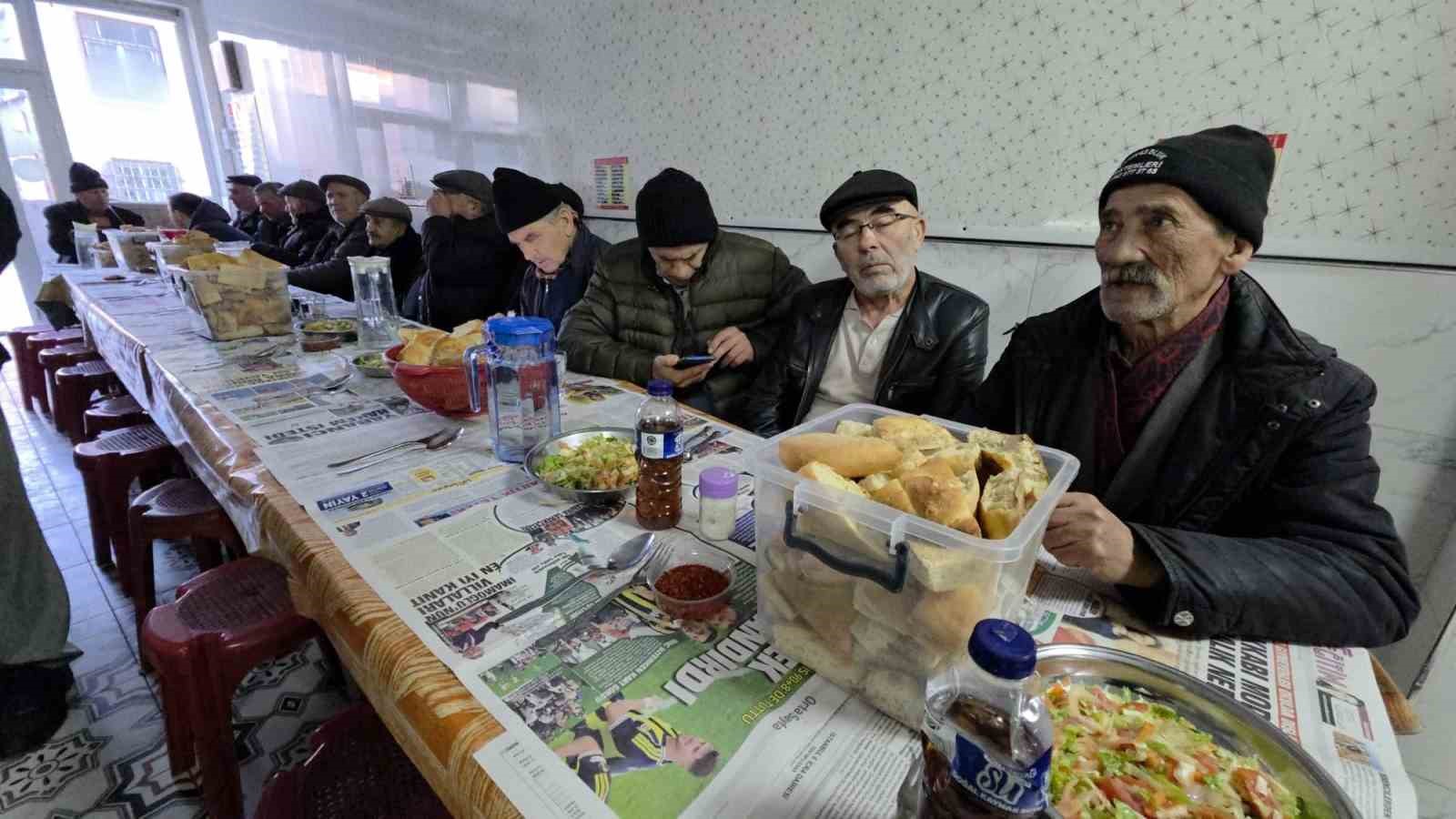 Kütahya’da 45 yıllık "Askıda iftar" geleneği
