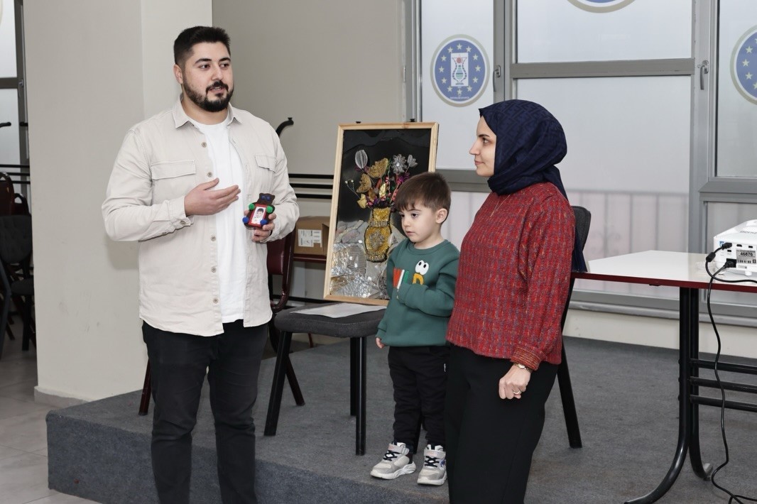 Kütahya’da aileler geri dönüşüm için yarıştı
