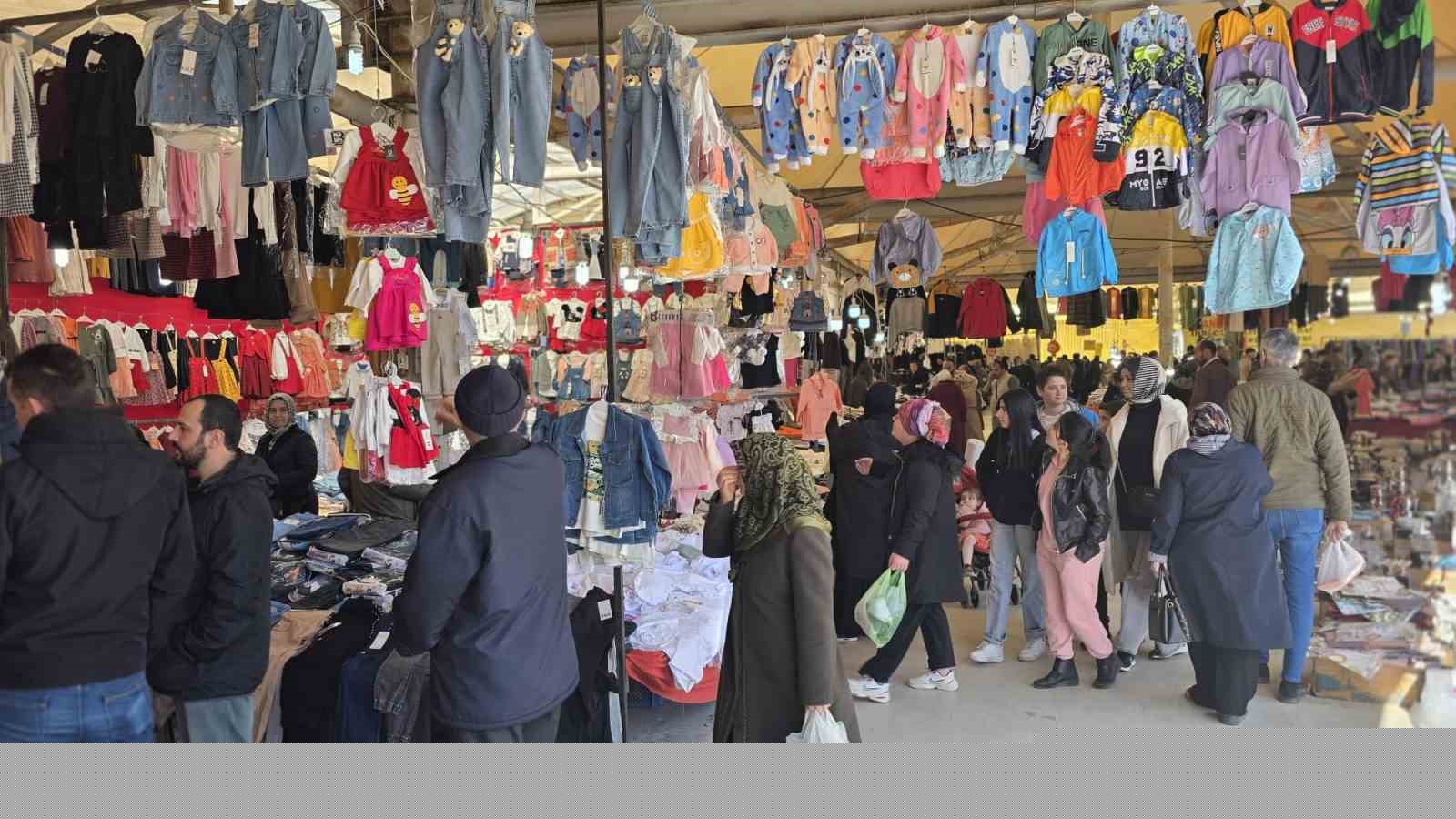 Kütahya’da ’Bayram Pazarı’ açıldı
