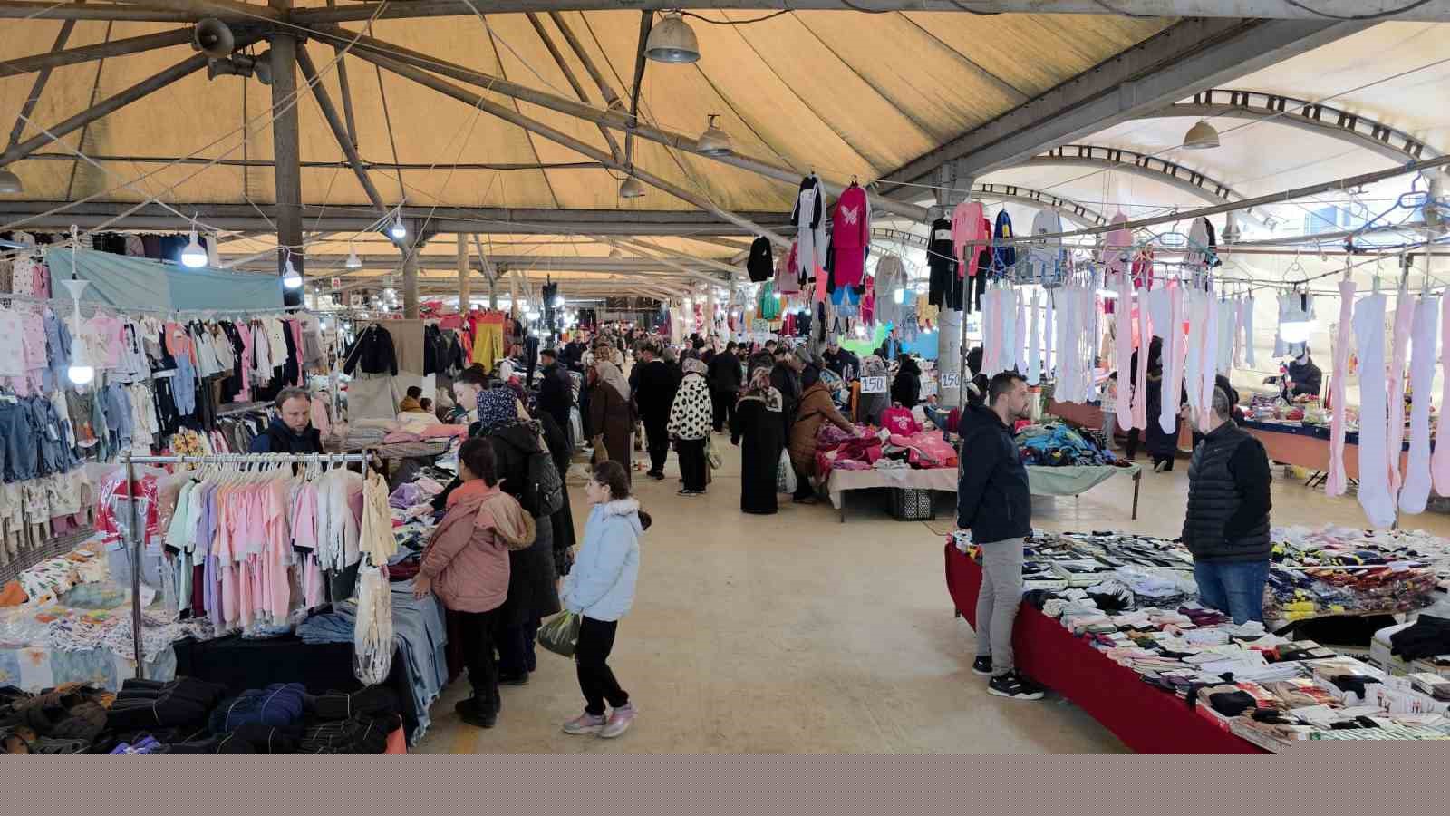 Kütahya’da ’Bayram Pazarı’ açıldı
