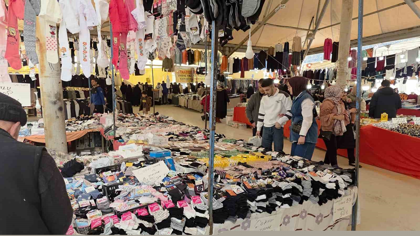 Kütahya’da ’Bayram Pazarı’ açıldı
