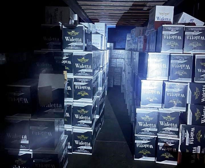 Kütahya’da bir araçta 5 milyon 190 bin boş makaron ele geçirildi
