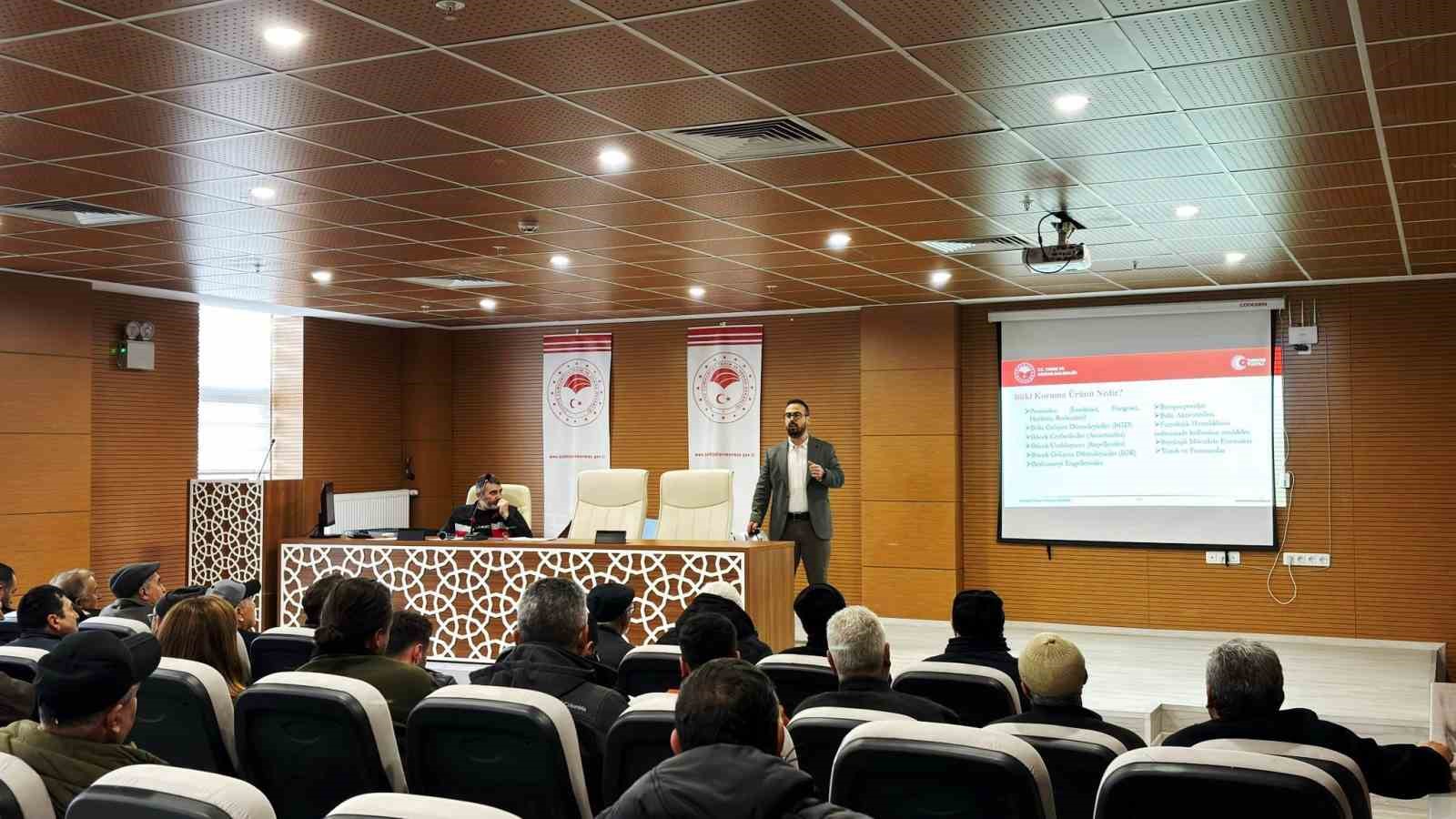 Kütahya’da Bitki Koruma Ürünleri Uygulayıcı Eğitimi düzenlendi
