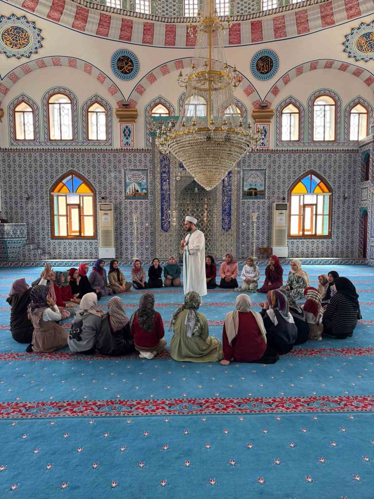 Kütahya’da ÇEDES yıl sonu şenlikleri başladı
