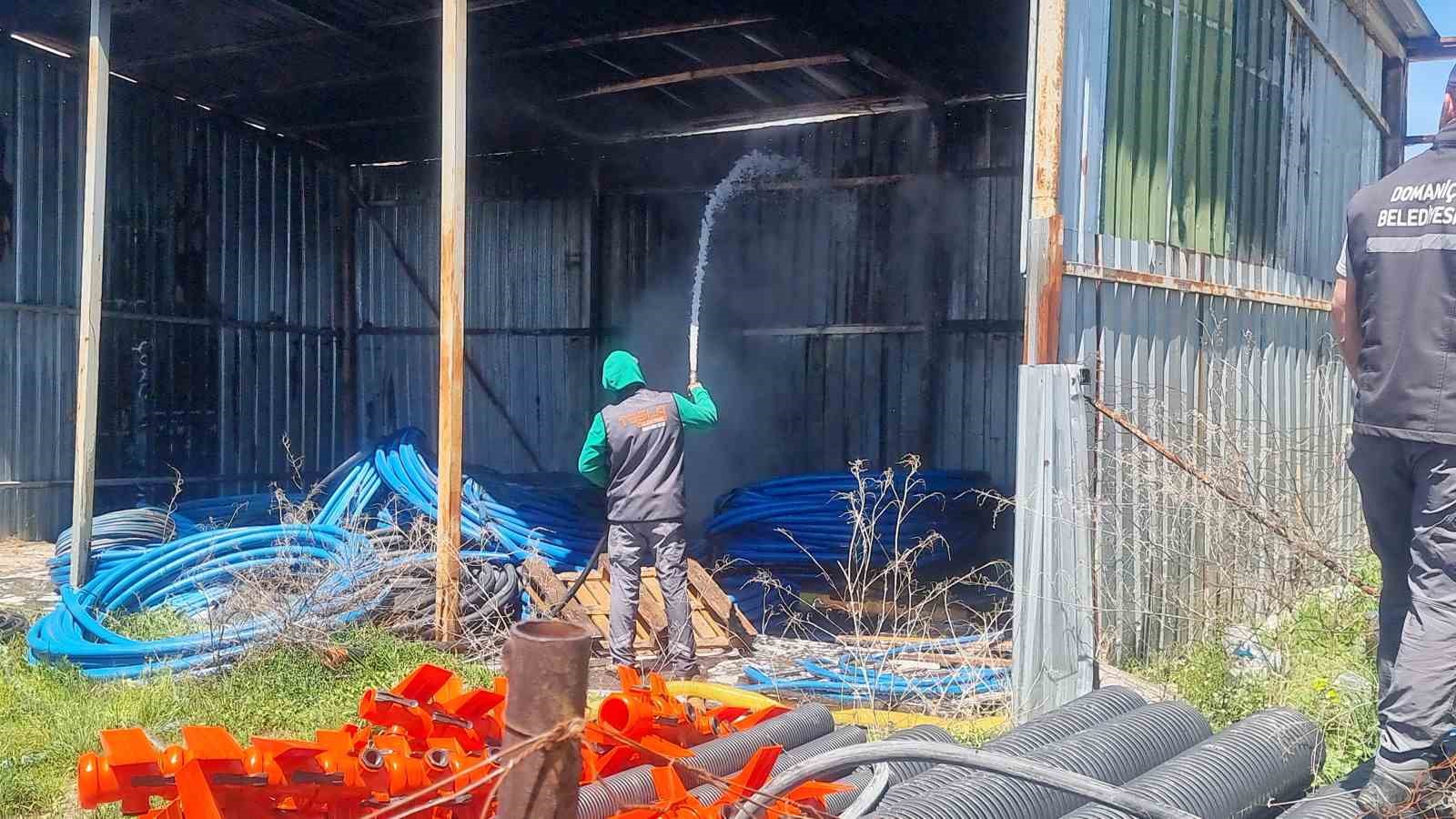 Kütahya’da depo yangını paniğe neden oldu
