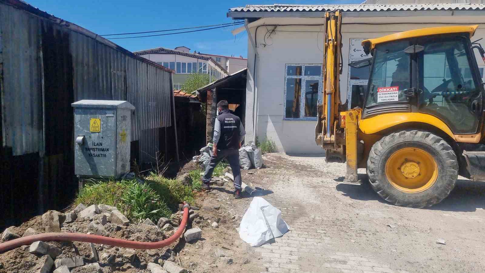 Kütahya’da depo yangını paniğe neden oldu
