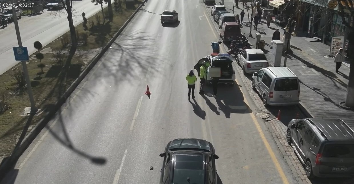 Kütahya’da dron destekli trafik denetimi, kural ihlali yapan sürücülere ceza

