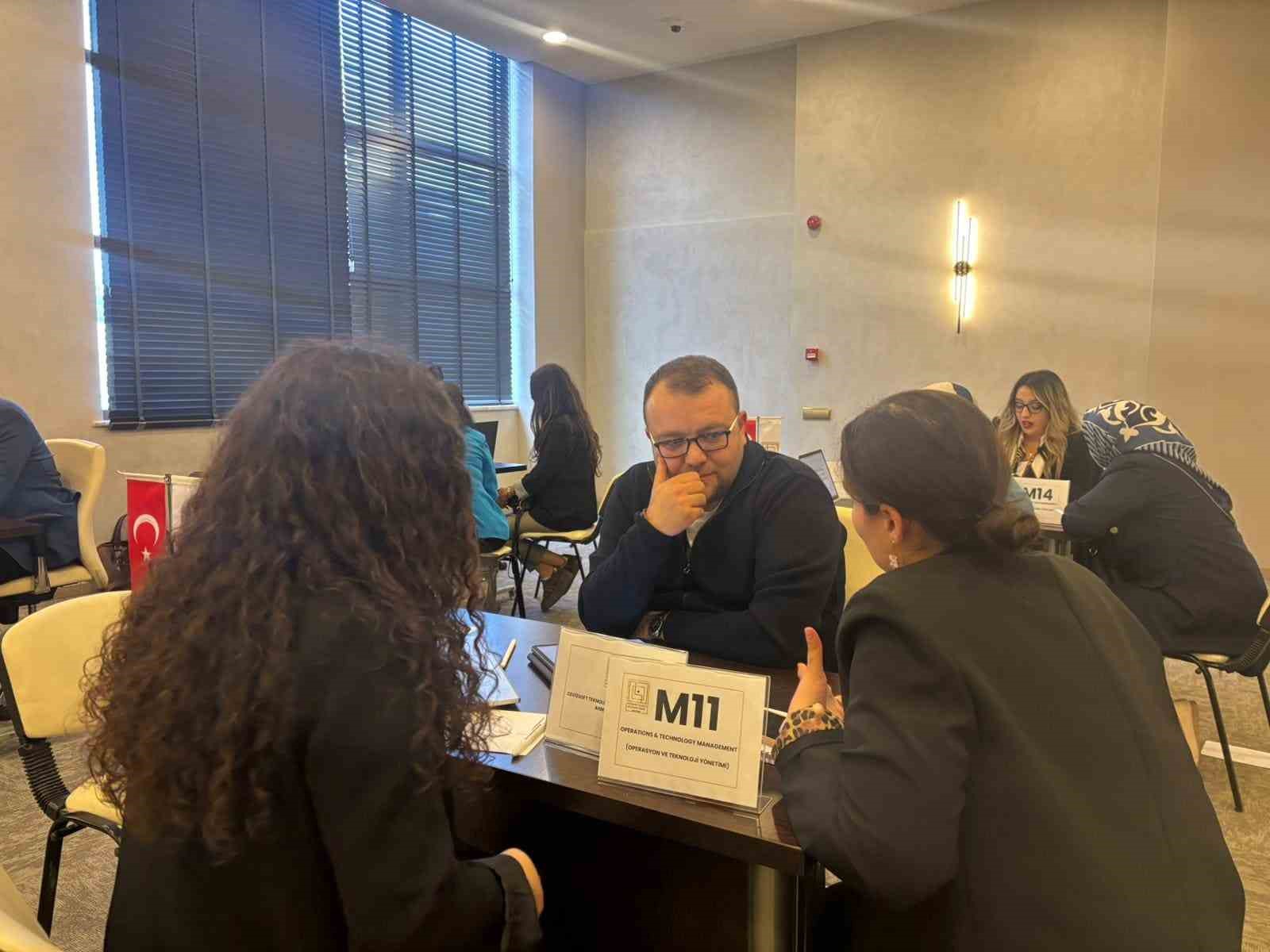 Kütahya’da "Geleceğin İş İnsanları" programı
