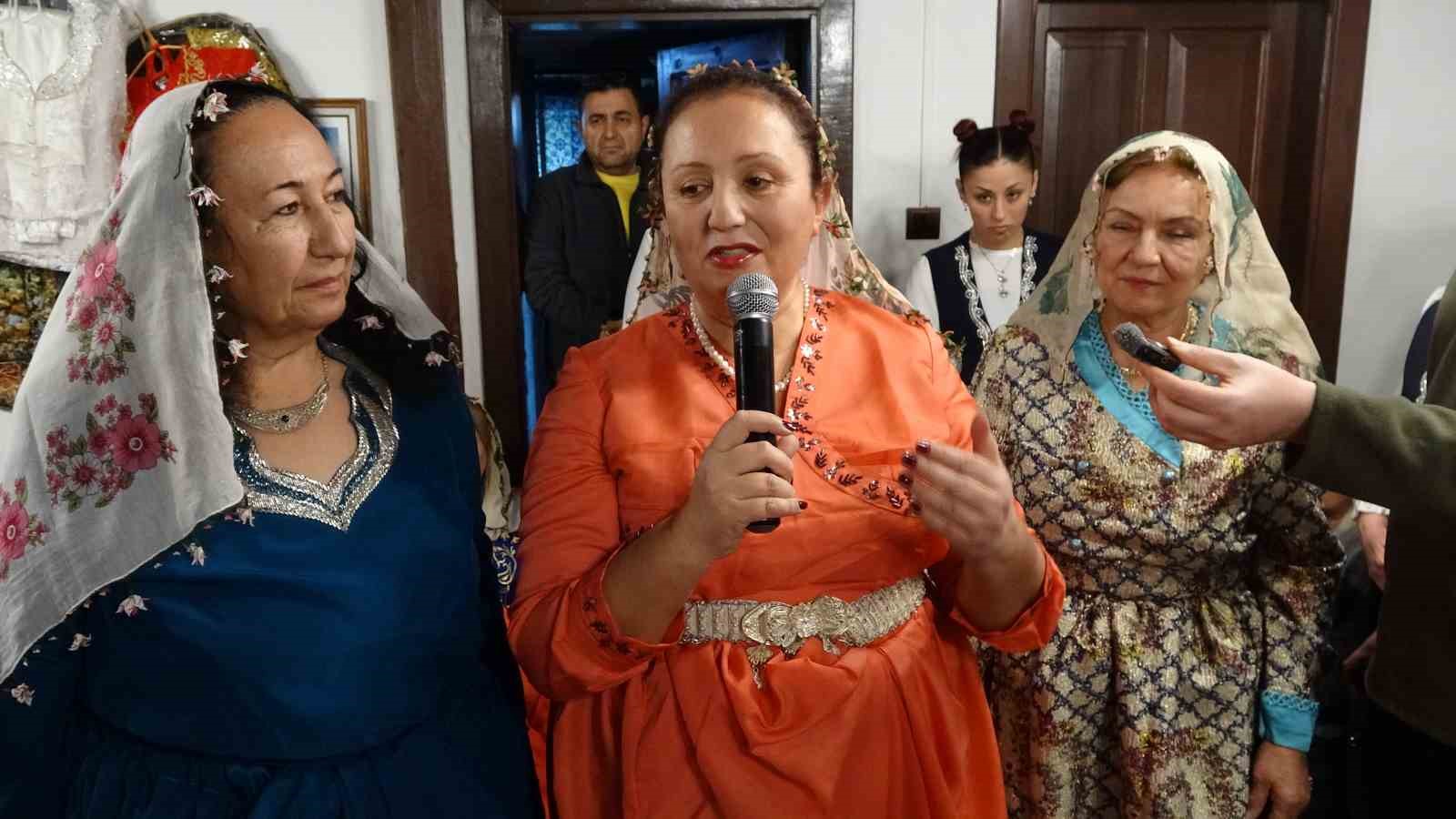 Kütahya’da "Geleneksel Kına" geleneği yeniden hayat buldu
