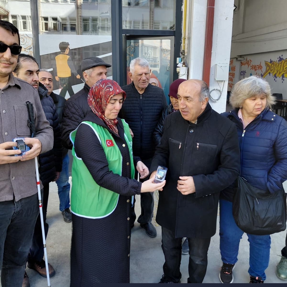 Kütahya’da görme engellilere konuşan saat desteği
Kütahya’da görme engellilere konuşan saat desteği