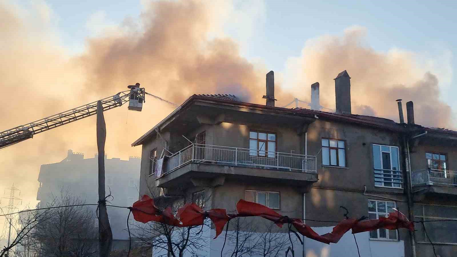 Kütahya’da iftar vakti korkutan yangın
