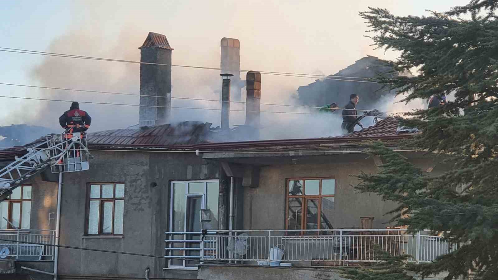 Kütahya’da iftar vakti korkutan yangın
