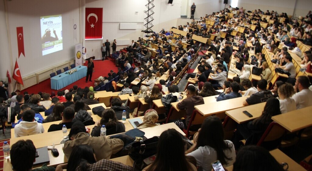 Kütahya’da "Neyin Peşindesin" konulu söyleşi

