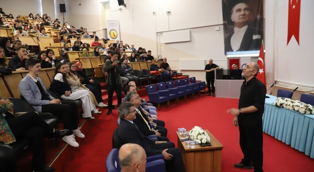 Kütahya’da "Neyin Peşindesin" konulu söyleşi
