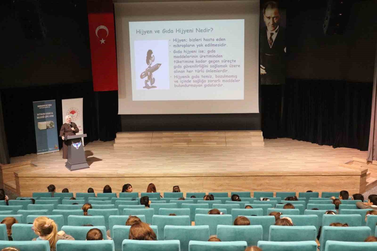 Kütahya’da öğrencilere "Gıda güvenilirliği, gıda israfı ve gıda hijyeni" konulu eğitim
