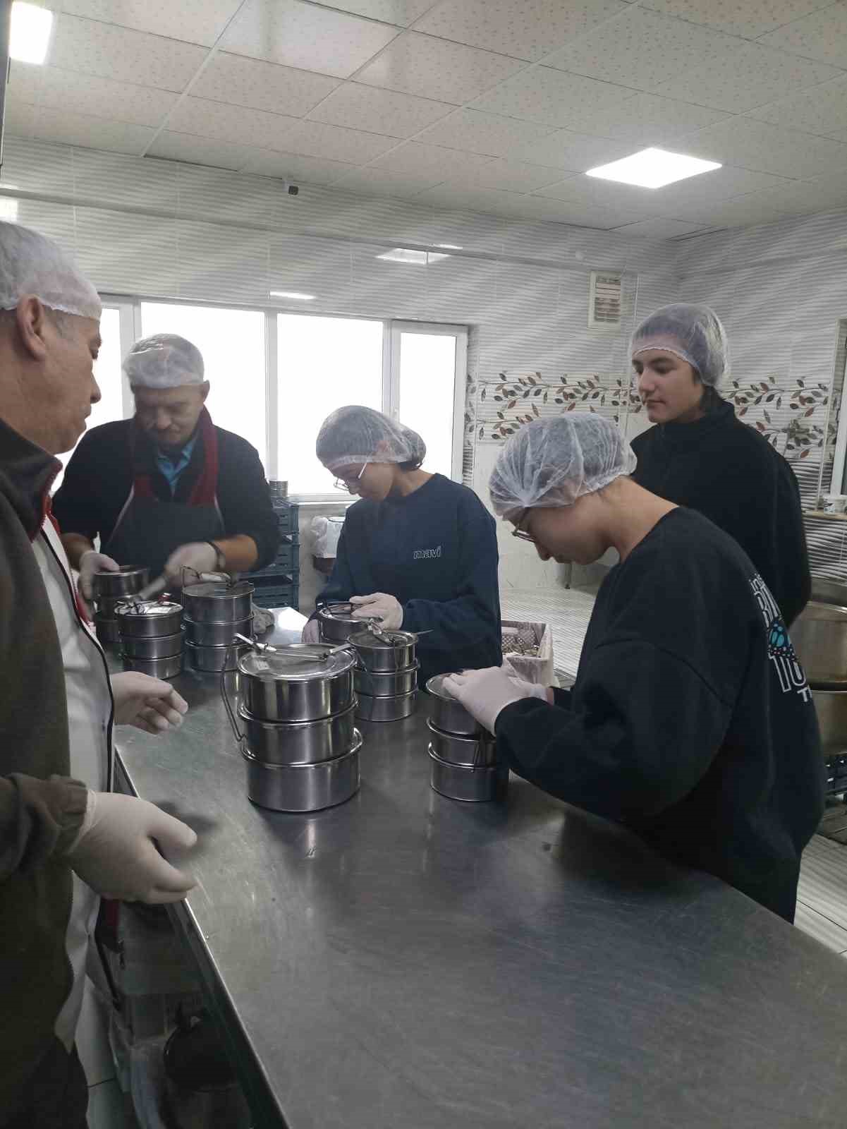 Kütahya’da öğrencileri iyilikte yarıştı
