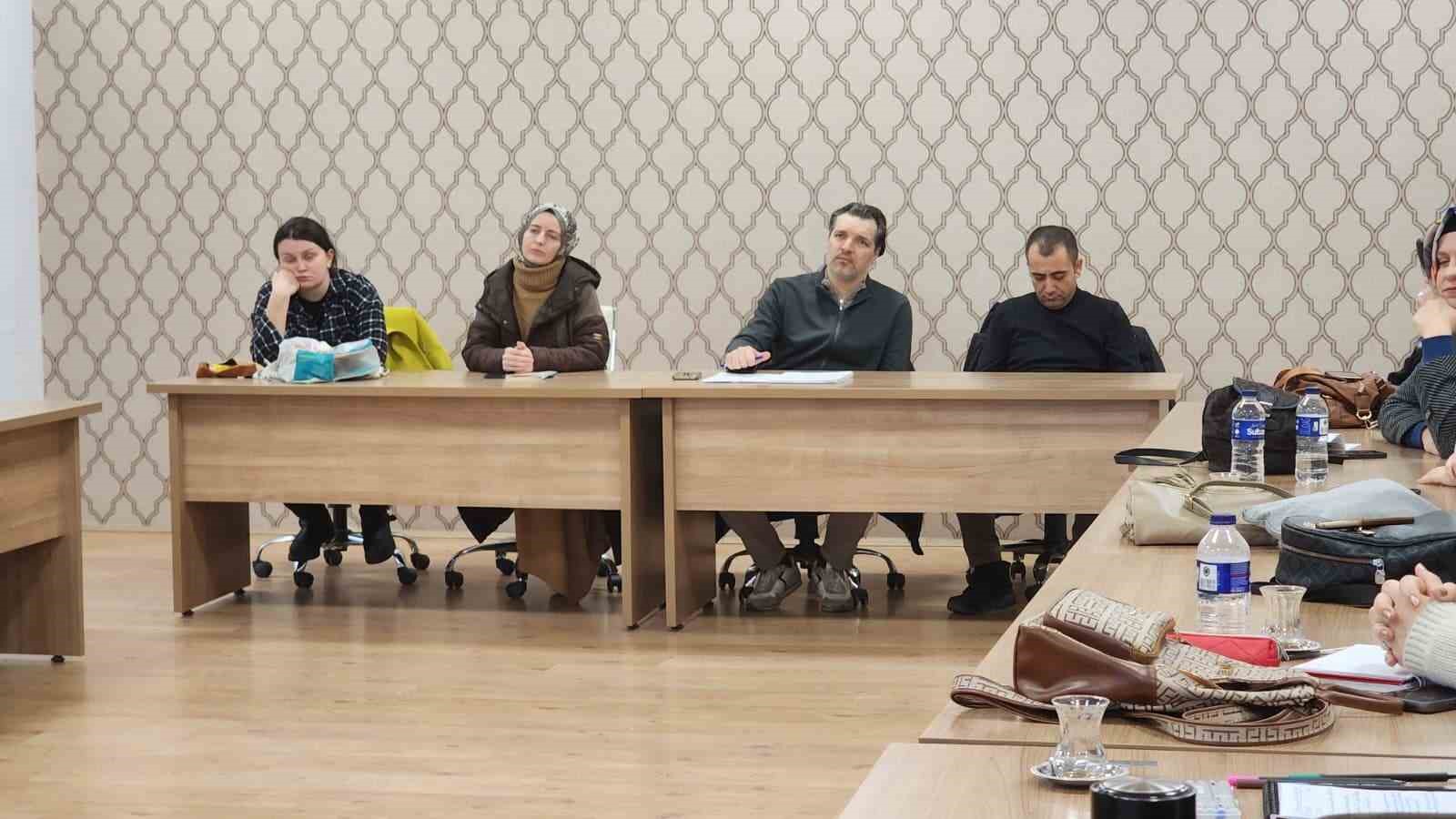 Kütahya’da öğretmenlere yönelik TÜBİTAK proje hazırlama eğitimi başladı
