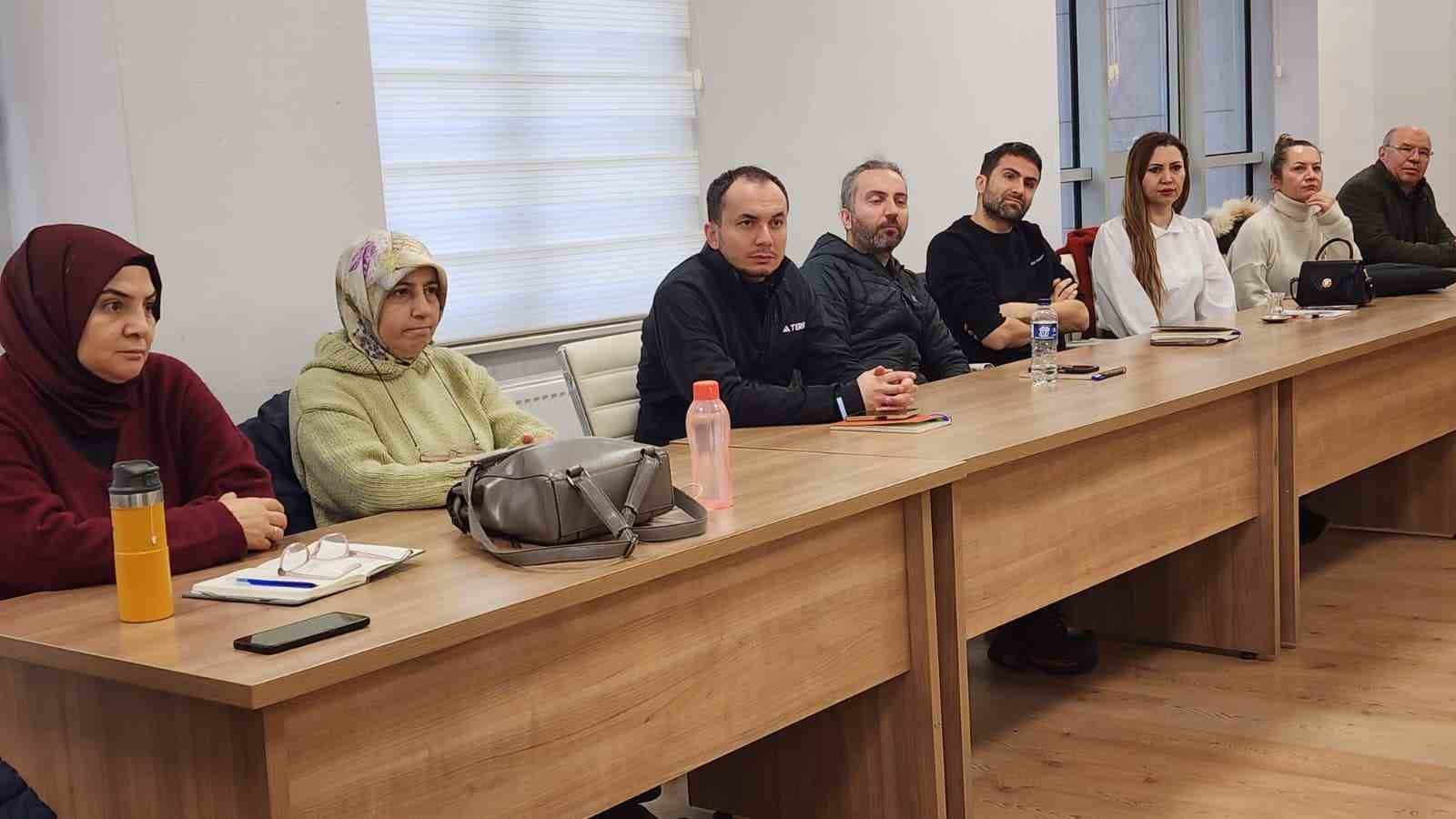 Kütahya’da öğretmenlere yönelik TÜBİTAK proje hazırlama eğitimi başladı
