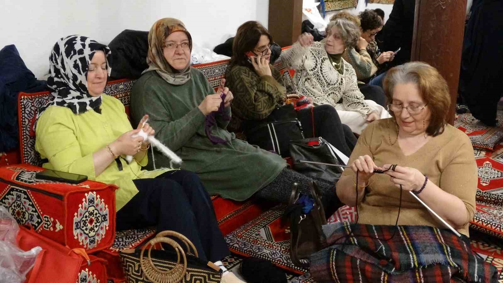 Kütahya’da "Örgünü al da gel" etkinliği kadınları bir araya getirdi
