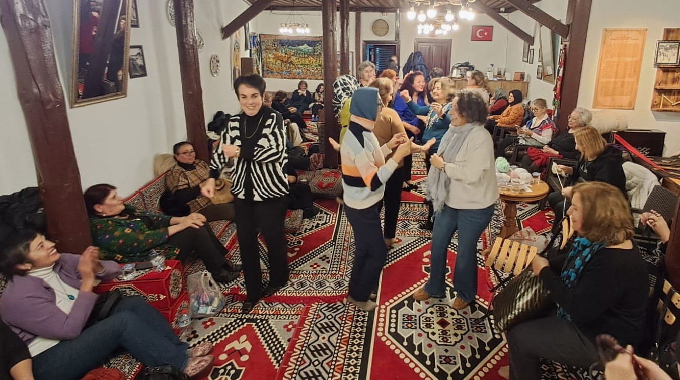 Kütahya’da "Örgünü al da gel" etkinliği kadınları bir araya getirdi
